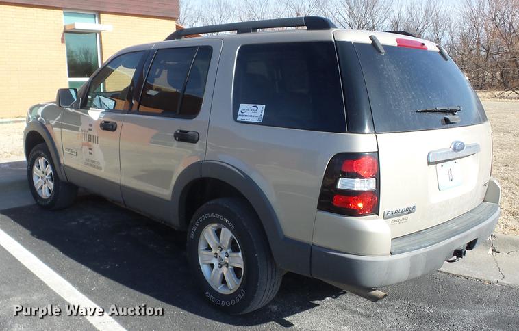 image for item K6286 2006 Ford Explorer SUV