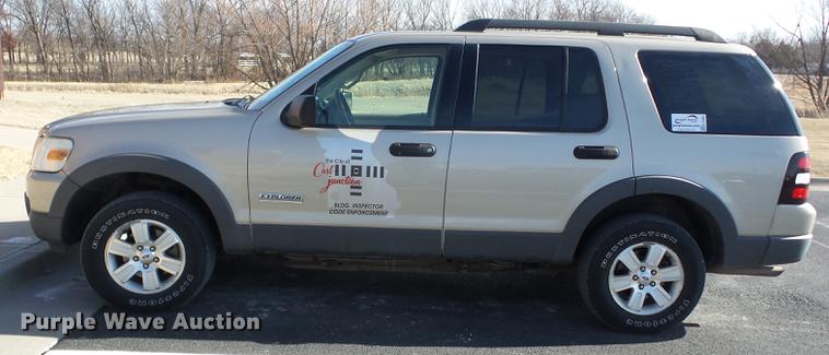 image for item K6286 2006 Ford Explorer SUV
