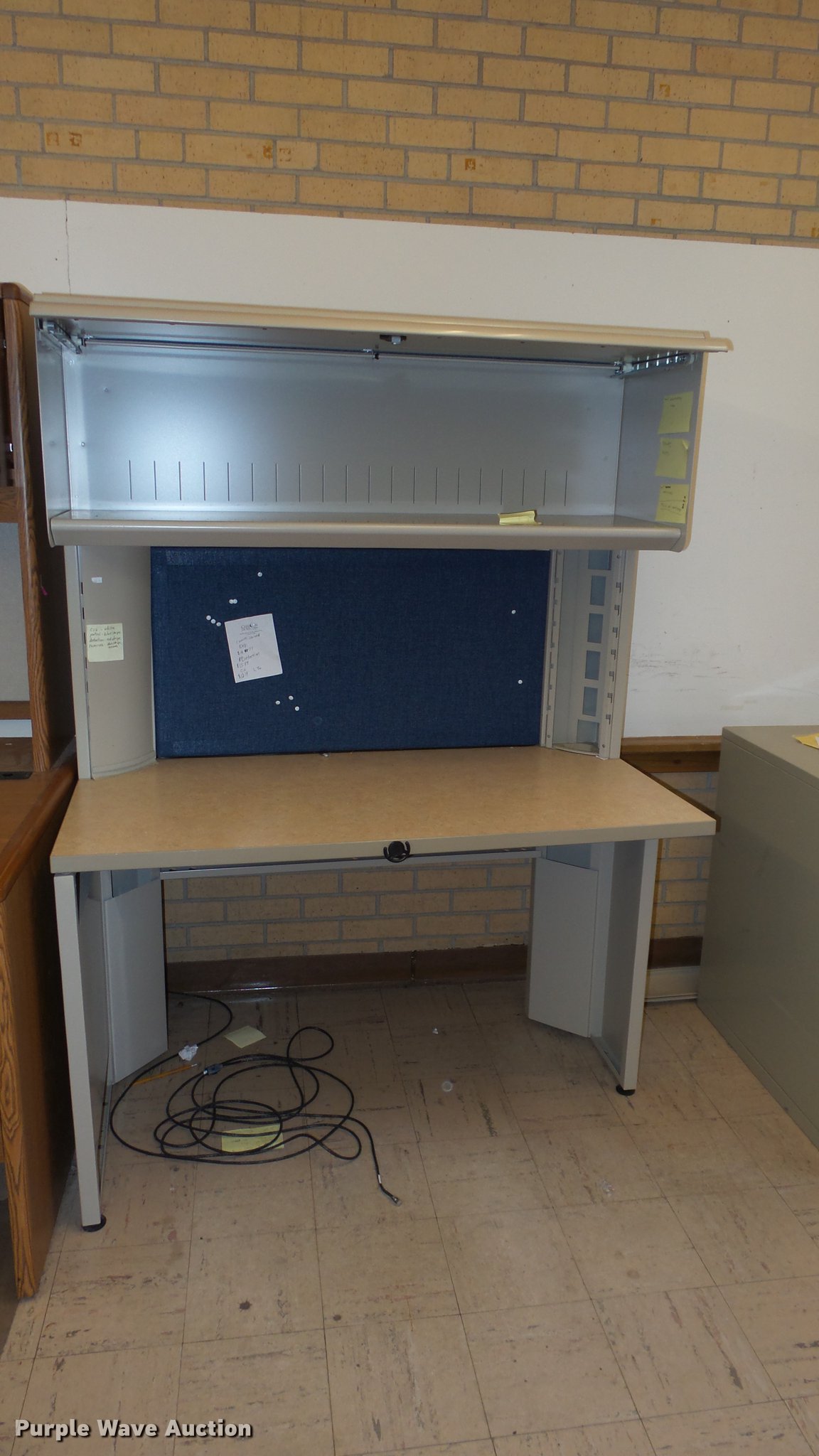 Office furniture in Wichita, KS Item EF9489 sold Purple Wave