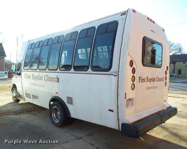 image for item AY9610 2003 Ford Econoline E450 Thomas shuttle bus
