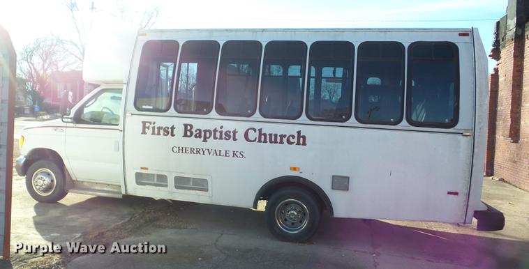 image for item AY9610 2003 Ford Econoline E450 Thomas shuttle bus