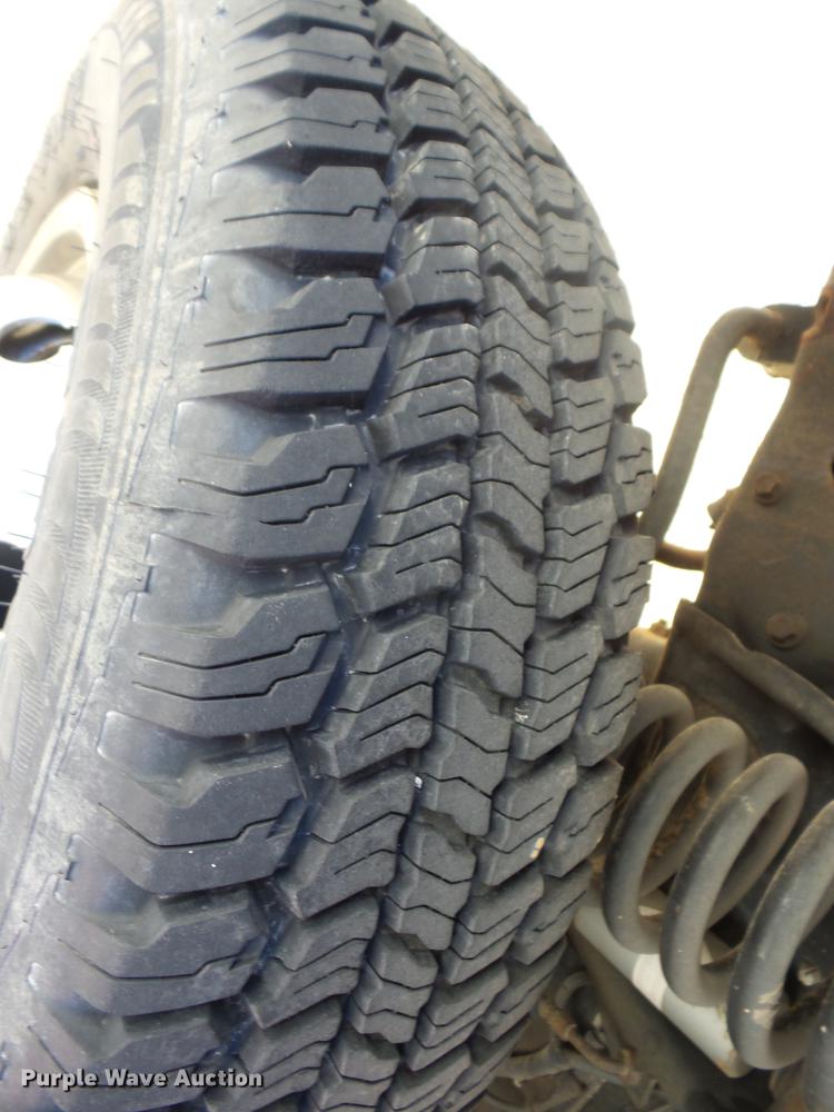 image for item AY9610 2003 Ford Econoline E450 Thomas shuttle bus