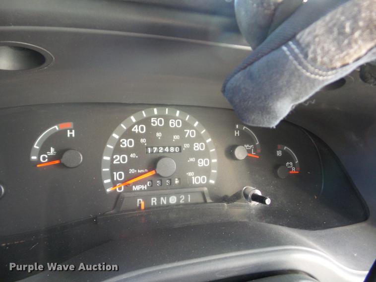 image for item AY9610 2003 Ford Econoline E450 Thomas shuttle bus