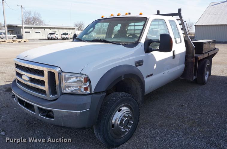 image for item DB0378 2005 Ford F450 Super Duty flatbed truck