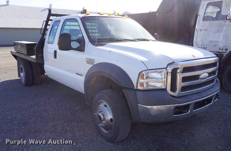 image for item DB0378 2005 Ford F450 Super Duty flatbed truck