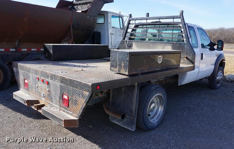 image for item DB0378 2005 Ford F450 Super Duty flatbed truck