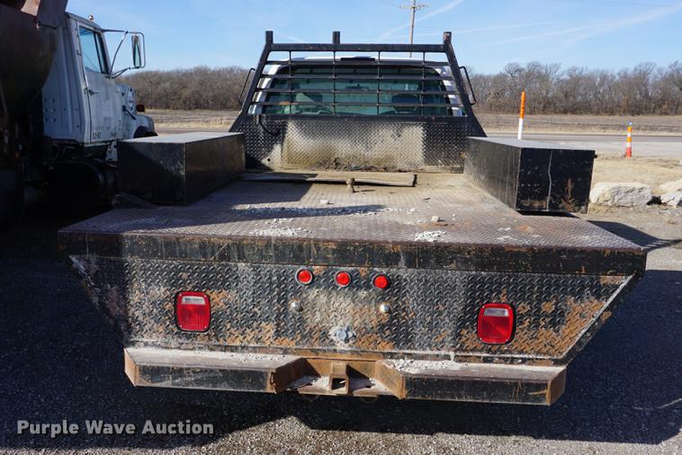 image for item DB0378 2005 Ford F450 Super Duty flatbed truck