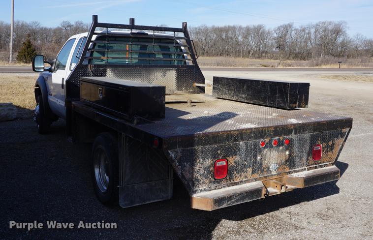image for item DB0378 2005 Ford F450 Super Duty flatbed truck