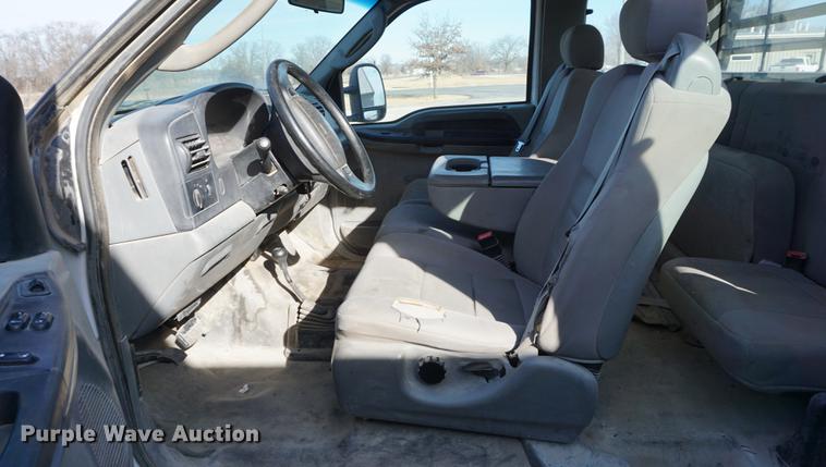 image for item DB0378 2005 Ford F450 Super Duty flatbed truck