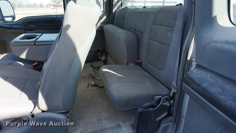 image for item DB0378 2005 Ford F450 Super Duty flatbed truck