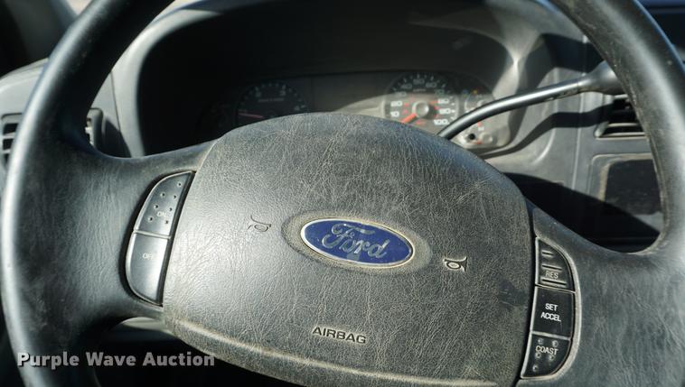 image for item DB0378 2005 Ford F450 Super Duty flatbed truck