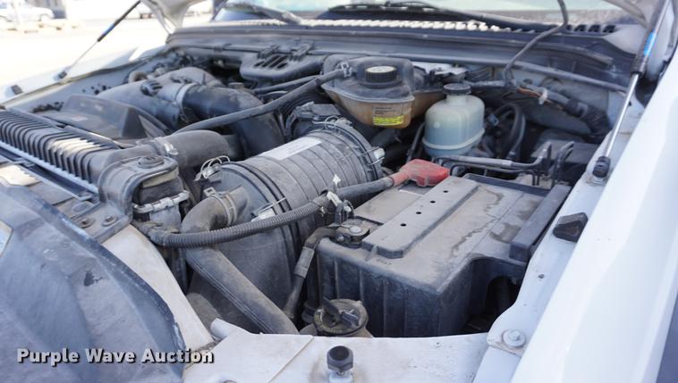 image for item DB0378 2005 Ford F450 Super Duty flatbed truck