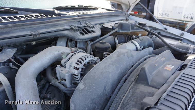 image for item DB0378 2005 Ford F450 Super Duty flatbed truck