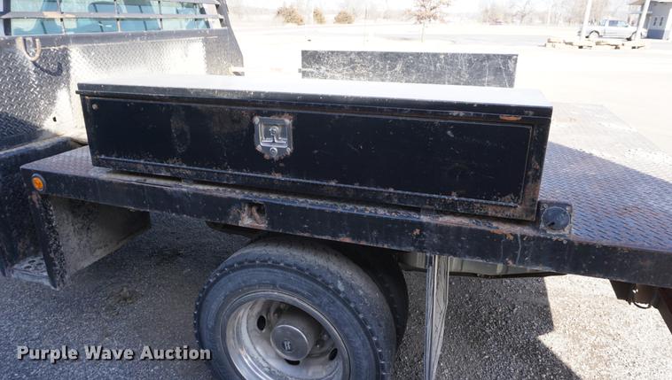 image for item DB0378 2005 Ford F450 Super Duty flatbed truck