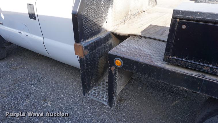 image for item DB0378 2005 Ford F450 Super Duty flatbed truck
