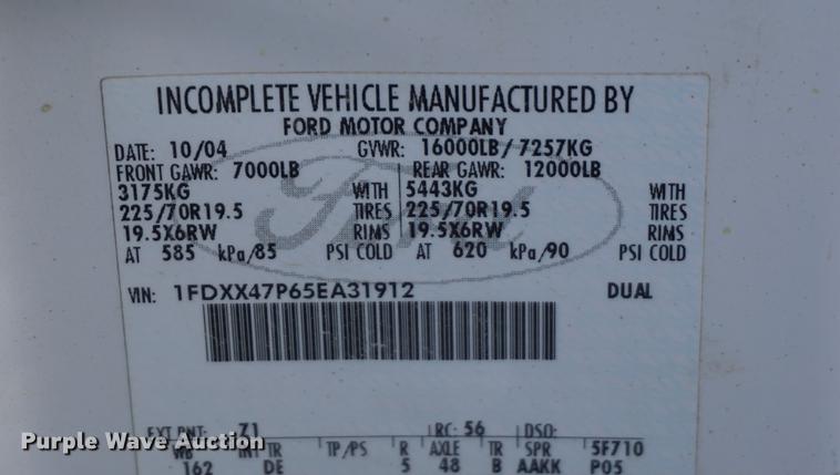 image for item DB0378 2005 Ford F450 Super Duty flatbed truck