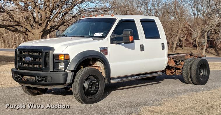 image for item DB5114 2008 Ford F550 Super Duty XL Crew Cab truck cab and chassis