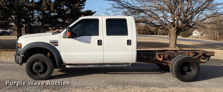 image for item DB5114 2008 Ford F550 Super Duty XL Crew Cab truck cab and chassis