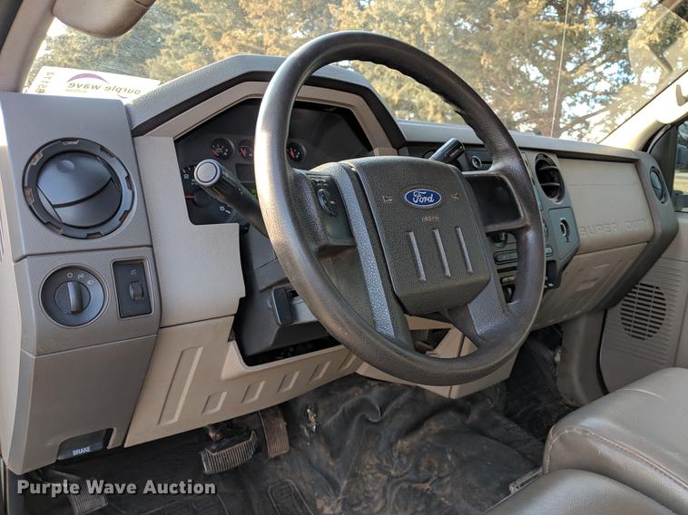 image for item DB5114 2008 Ford F550 Super Duty XL Crew Cab truck cab and chassis