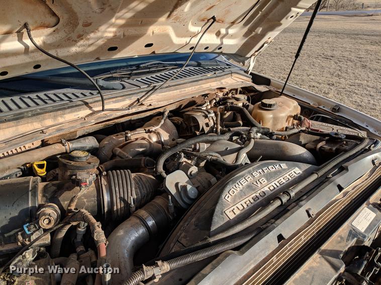 image for item DB5114 2008 Ford F550 Super Duty XL Crew Cab truck cab and chassis