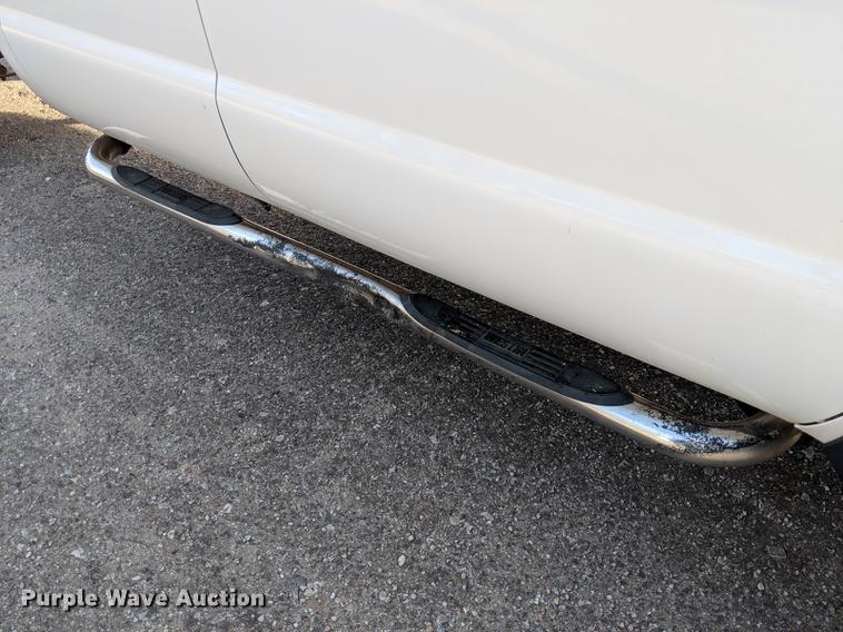 image for item DB5114 2008 Ford F550 Super Duty XL Crew Cab truck cab and chassis