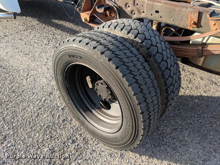 image for item DB5114 2008 Ford F550 Super Duty XL Crew Cab truck cab and chassis