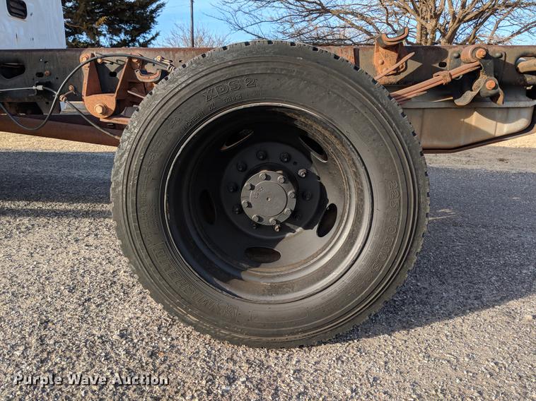 image for item DB5114 2008 Ford F550 Super Duty XL Crew Cab truck cab and chassis