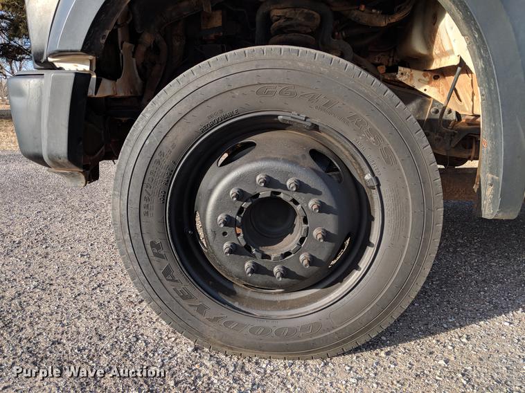 image for item DB5114 2008 Ford F550 Super Duty XL Crew Cab truck cab and chassis