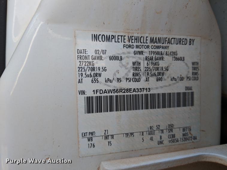 image for item DB5114 2008 Ford F550 Super Duty XL Crew Cab truck cab and chassis