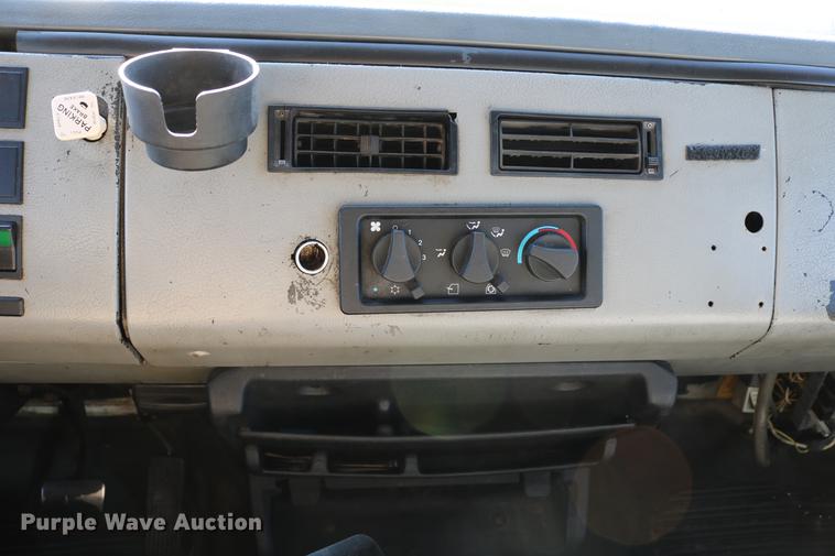 image for item DB6596 2004 Freightliner FL70 box truck