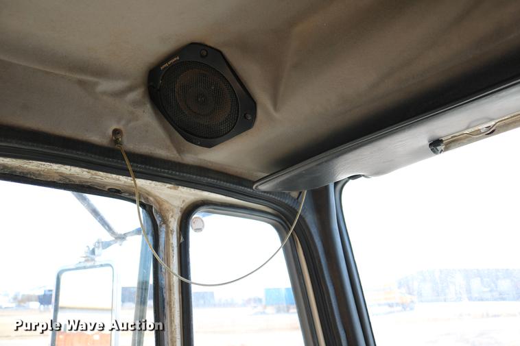 image for item DB6596 2004 Freightliner FL70 box truck