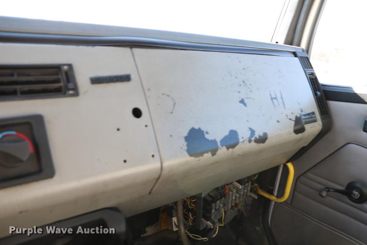 image for item DB6596 2004 Freightliner FL70 box truck