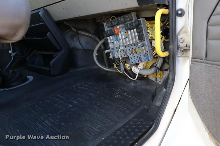 image for item DB6596 2004 Freightliner FL70 box truck