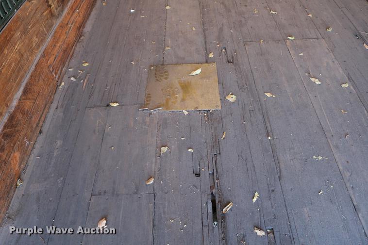 image for item DB6596 2004 Freightliner FL70 box truck