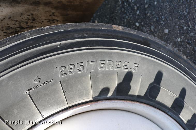 image for item DB6596 2004 Freightliner FL70 box truck