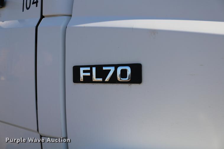 image for item DB6596 2004 Freightliner FL70 box truck