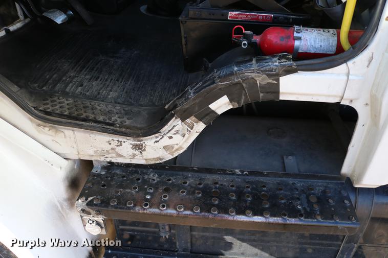 image for item DB6596 2004 Freightliner FL70 box truck