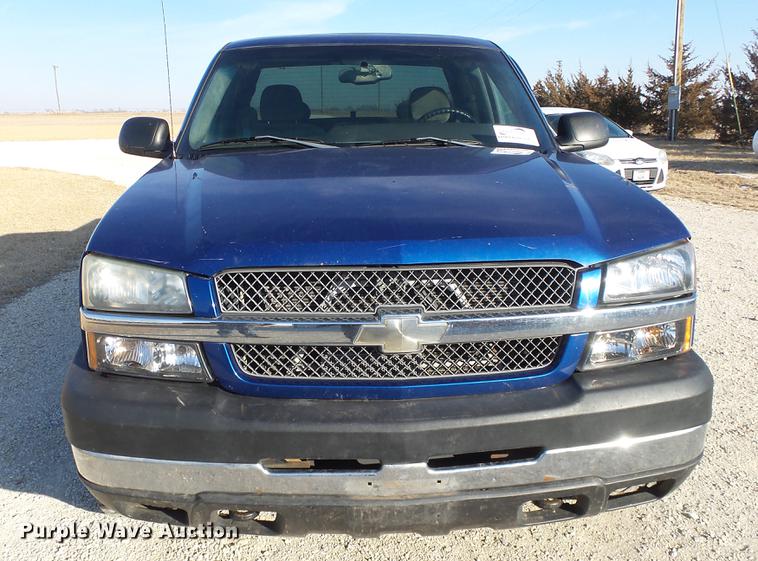 image for item DC0583 2003 Chevrolet Silverado 2500HD Ext. Cab pickup truck