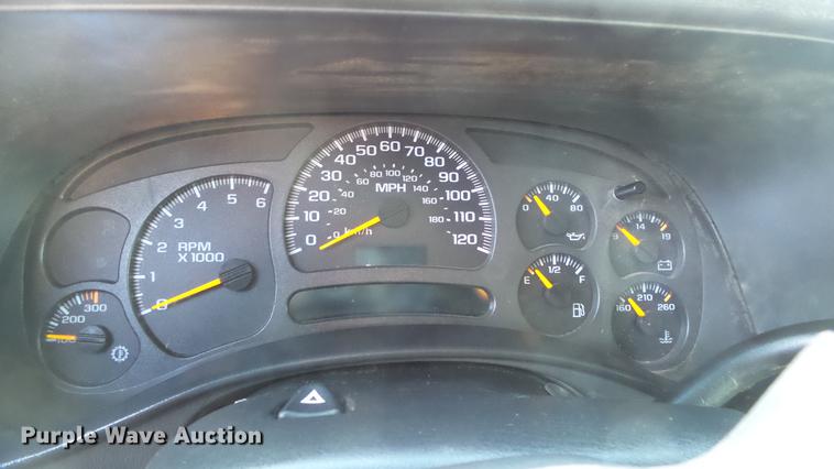 image for item DC0583 2003 Chevrolet Silverado 2500HD Ext. Cab pickup truck