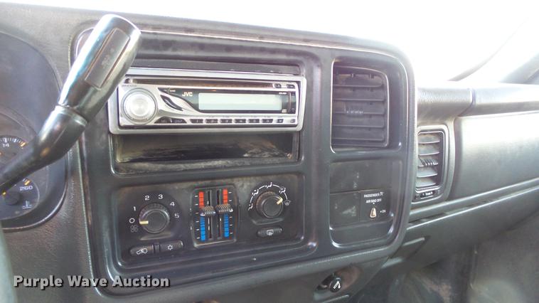 image for item DC0583 2003 Chevrolet Silverado 2500HD Ext. Cab pickup truck