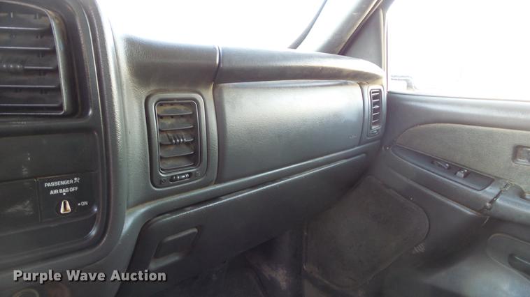 image for item DC0583 2003 Chevrolet Silverado 2500HD Ext. Cab pickup truck