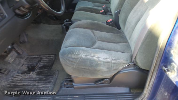 image for item DC0583 2003 Chevrolet Silverado 2500HD Ext. Cab pickup truck