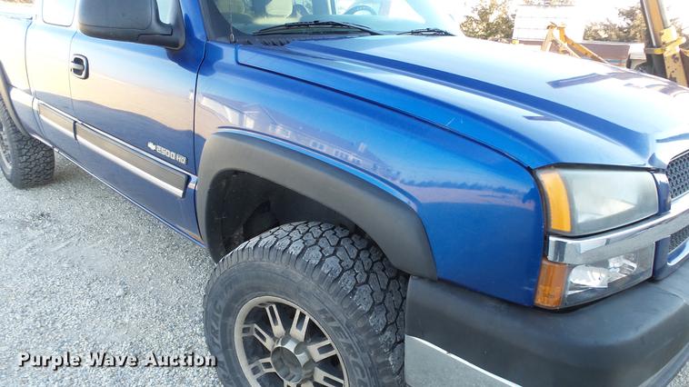 image for item DC0583 2003 Chevrolet Silverado 2500HD Ext. Cab pickup truck