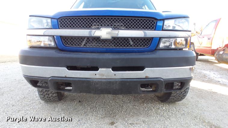 image for item DC0583 2003 Chevrolet Silverado 2500HD Ext. Cab pickup truck