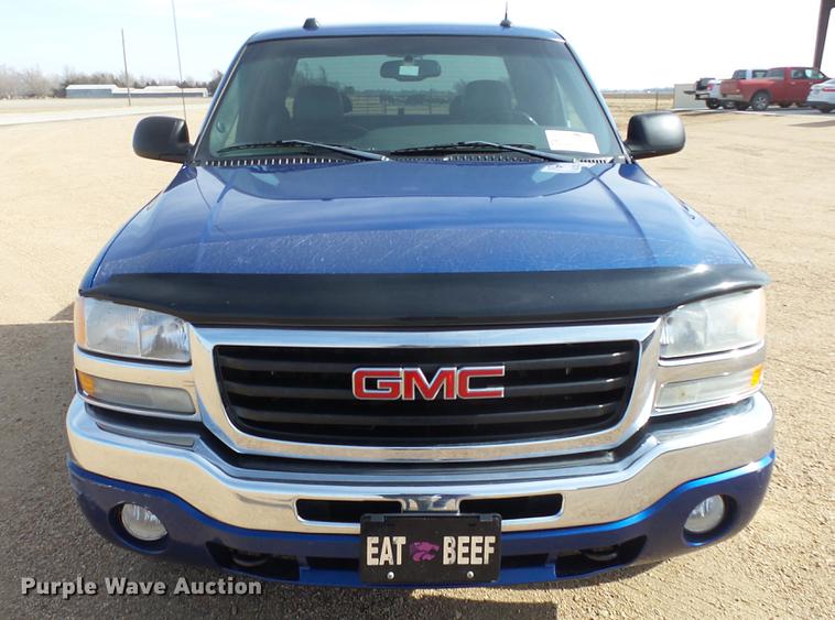 image for item DC0623 2004 GMC Sierra 1500 Ext. Cab pickup truck