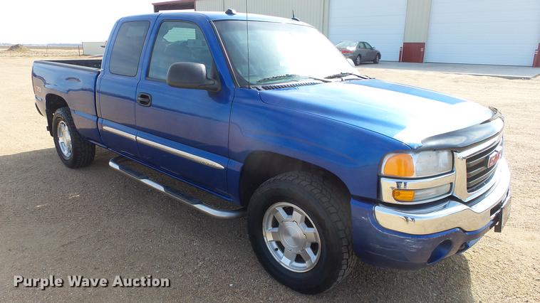 image for item DC0623 2004 GMC Sierra 1500 Ext. Cab pickup truck