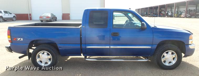 image for item DC0623 2004 GMC Sierra 1500 Ext. Cab pickup truck