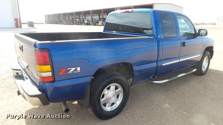 image for item DC0623 2004 GMC Sierra 1500 Ext. Cab pickup truck