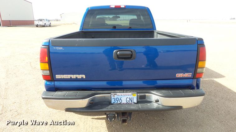 image for item DC0623 2004 GMC Sierra 1500 Ext. Cab pickup truck