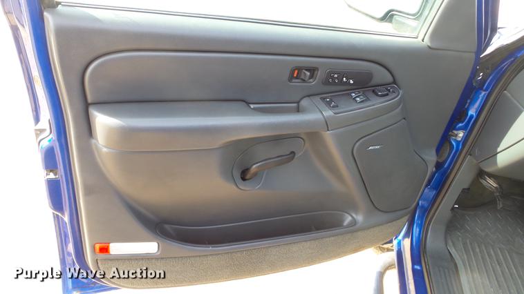 image for item DC0623 2004 GMC Sierra 1500 Ext. Cab pickup truck